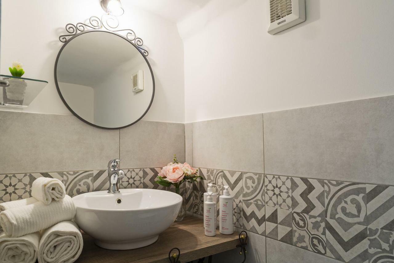 Casa Rosa Al Molo By Wonderful Italy Apartment Genoa Bagian luar foto